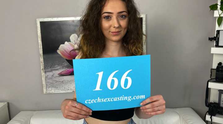 Czech Sex Casting – E166 – Une fille douce se fait baiser la chatte d’une novice